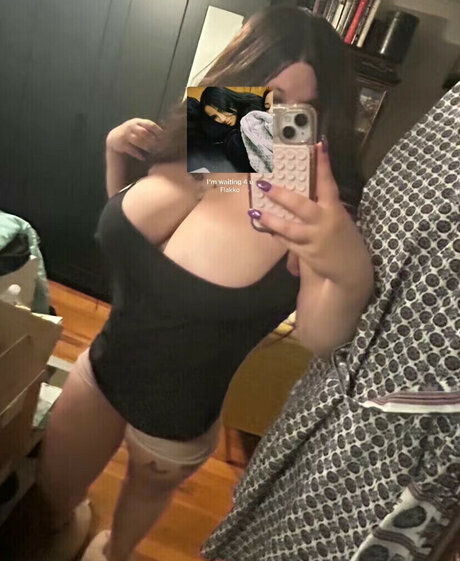 Nahá fotka uniklých OnlyFans od Coffing0r3