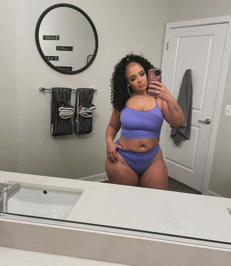 Alasti lekkinud OnlyFans-i pilt Bianca Blinx