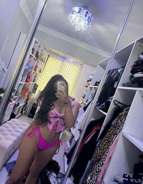 Alaston vuotanut OnlyFans-kuva Selenalenaxo