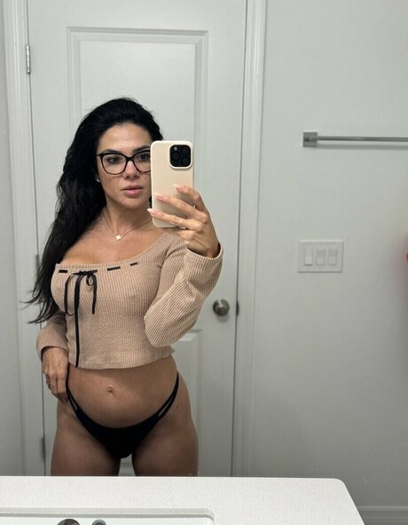 Photo nue de fuite OnlyFans de Luanathomazvip