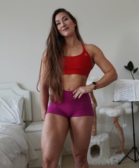 Naakte gelekte OnlyFans-foto van Dr Airin Avery