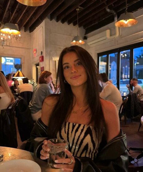 Naakte gelekte OnlyFans-foto van Addykate101 Addykate Addison Kate