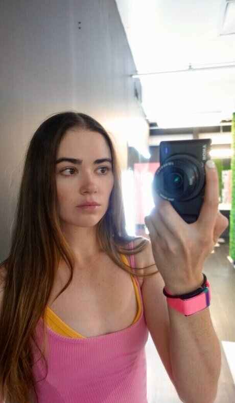 Naakte gelekte OnlyFans-foto van Rose Ruland