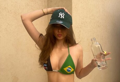 Naken lekkede OnlyFans-bilde av Itssluciaf