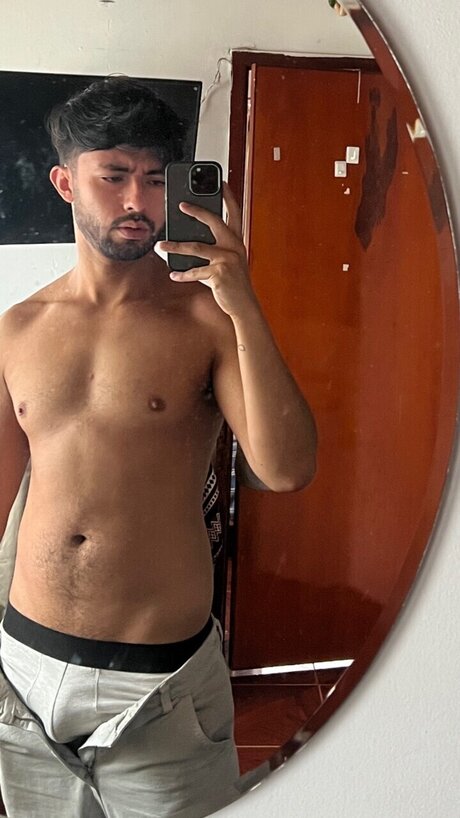 Nahá fotka uniklých OnlyFans od Mike Mio