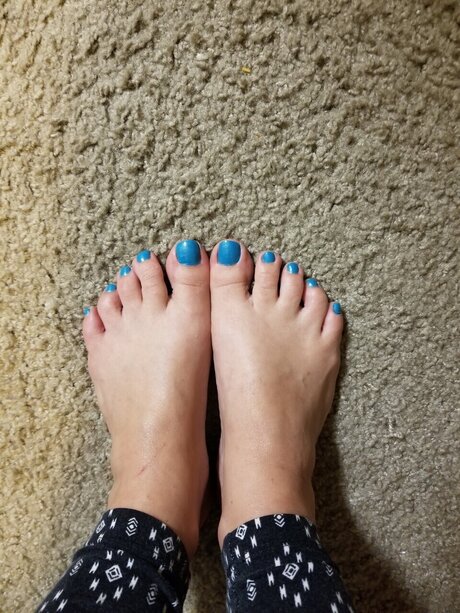 Naken läckt OnlyFans-bild av Tinyfeet33