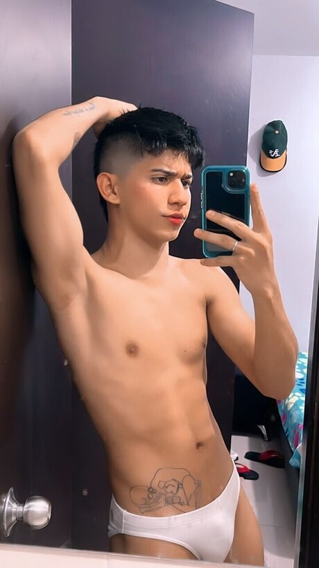 Photo nue de fuite OnlyFans de Jeferson Mogollon Pinzn