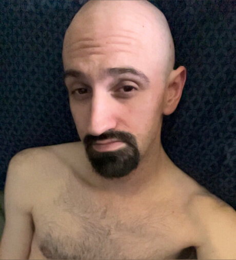 Alasti lekkinud OnlyFans-i pilt Johnny Magnum