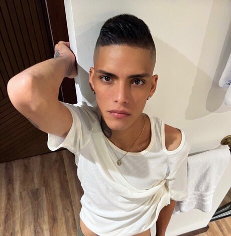 Naken läckt OnlyFans-bild av U348510421