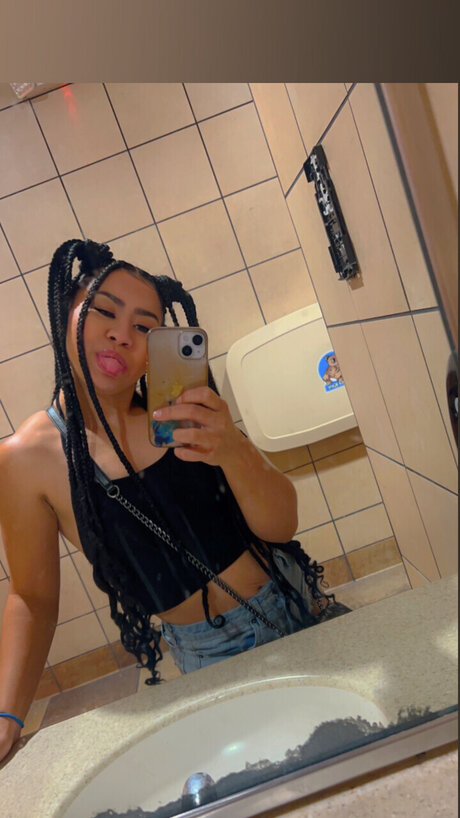 Naken läckt OnlyFans-bild av Shaundababyy