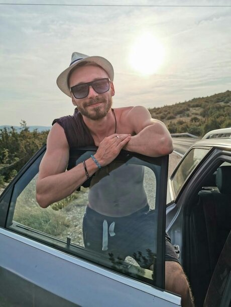 Alasti lekkinud OnlyFans-i pilt Kevin