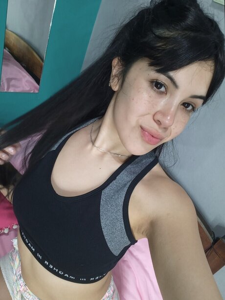 Foto nua vazada do OnlyFans de C I N T H I A
