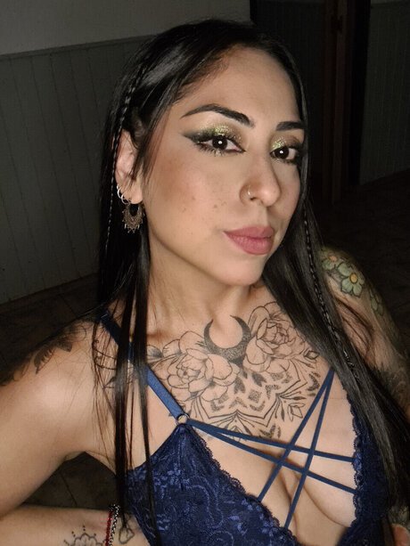 Naken läckt OnlyFans-bild av Amani