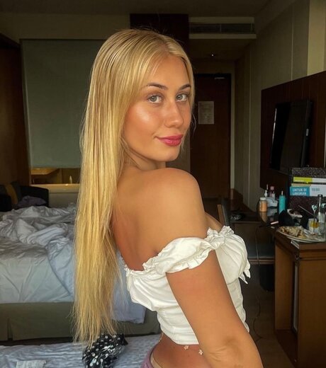 Naken läckt OnlyFans-bild av Jasmin