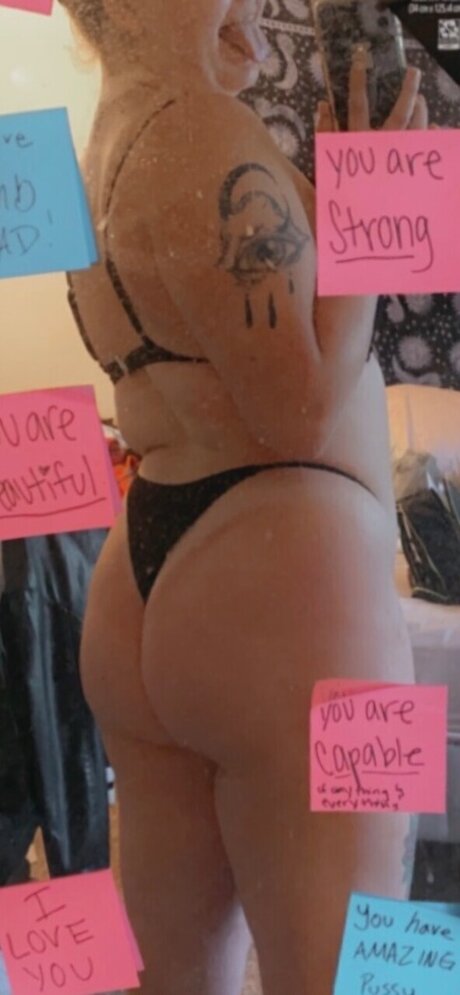 Naken läckt OnlyFans-bild av Corynne