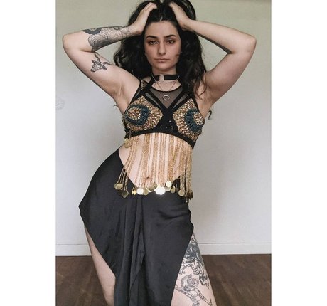 Nahá fotka uniklých OnlyFans od Brutalbeurette