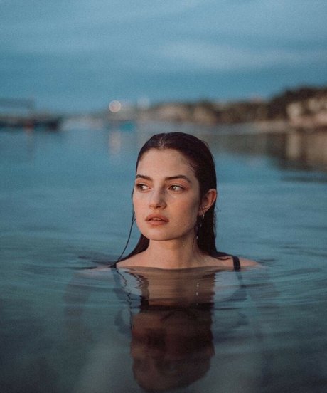 Eve Dumon