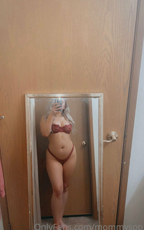 Foto di nudo di fuga di OnlyFans di Mommysop