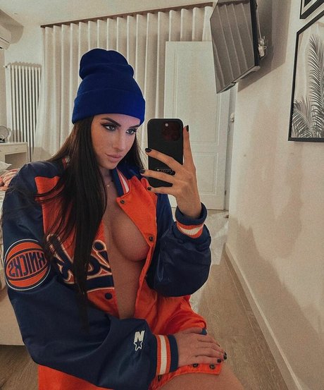 Nahá fotka uniklých OnlyFans od Valentina Vignali