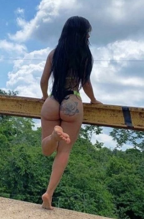 Alasti lekkinud OnlyFans-i pilt Emillyrlima