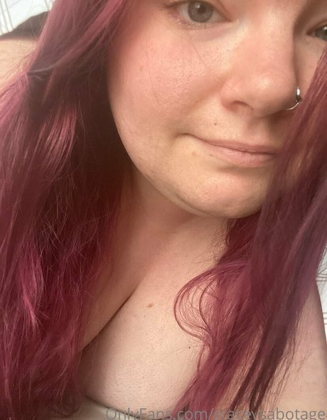 Nacktes geleaktes OnlyFans-Foto von Staceysabotage