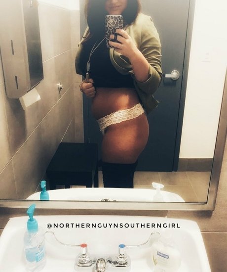 Naken lekkede OnlyFans-bilde av Southerngirlfree