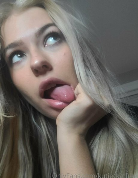 Nahá fotka uniklých OnlyFans od Kutiekatfree