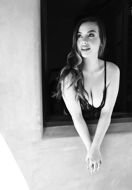 Photo nue de fuite OnlyFans de Momoneyyymoprobzzz