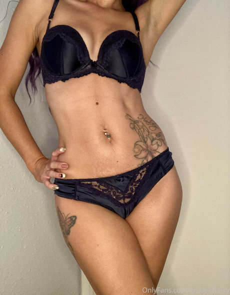 Nahá fotka uniklých OnlyFans od Graceyy