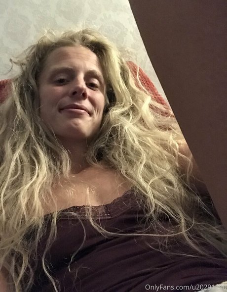 Hornycavegirl