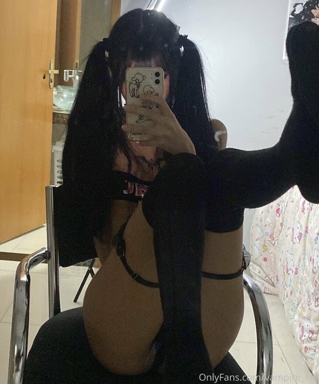 Nahá fotka uniklých OnlyFans od Mille Tsuki