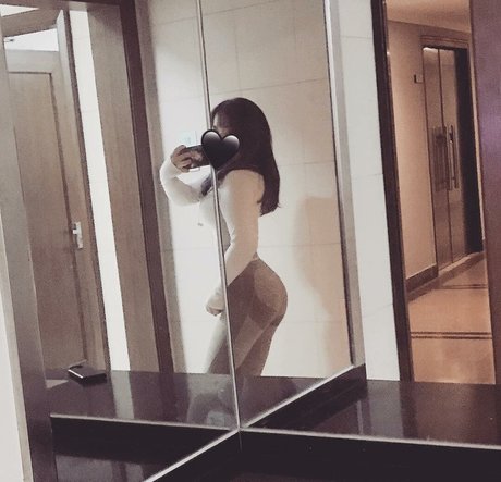 Nahá fotka uniklých OnlyFans od Yuxin Cccc