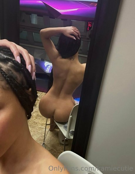 Photo nue de fuite OnlyFans de Kamiecutie