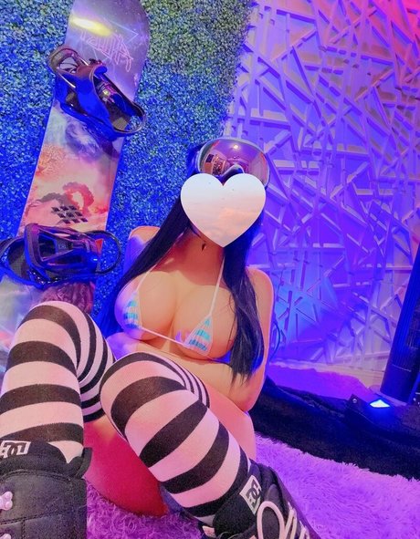Foto di nudo di fuga di OnlyFans di Kouhaidawn