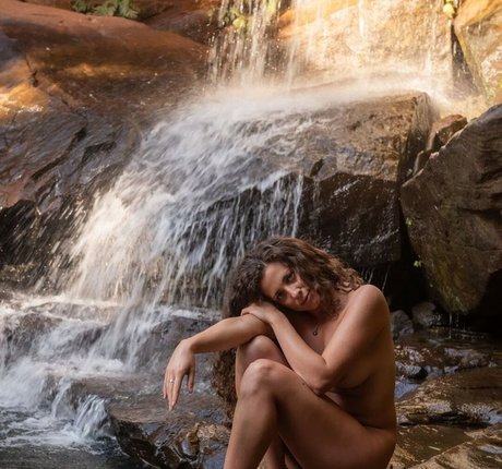 Nahá fotka uniklých OnlyFans od Bella Fiore