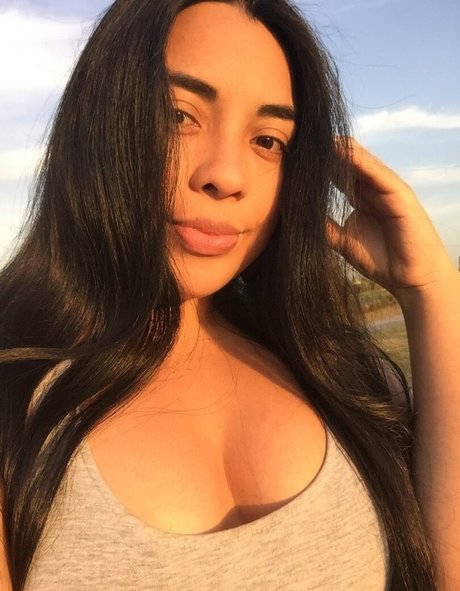 Nahá fotka uniklých OnlyFans od Emotionalemon