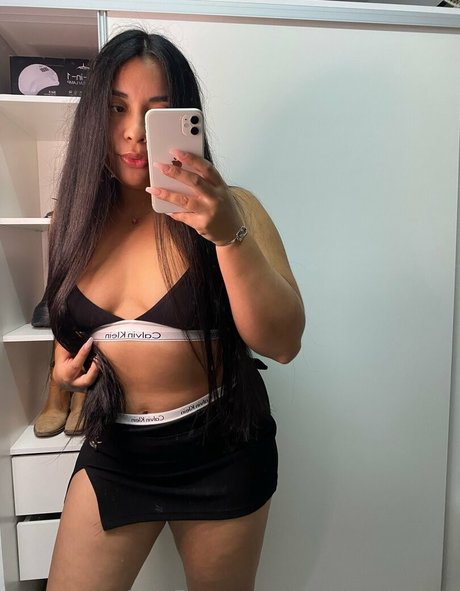 Naken lekkede OnlyFans-bilde av Emotionalemon