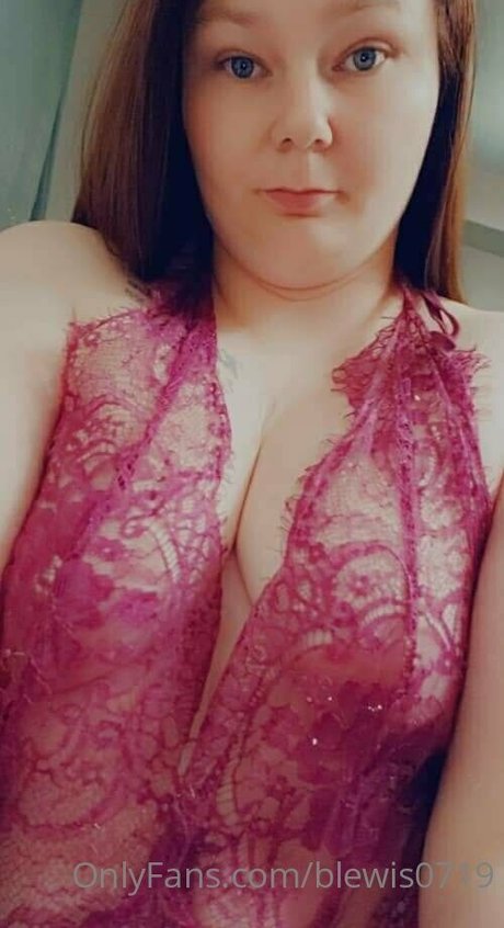 Naakte gelekte OnlyFans-foto van Blewis0719