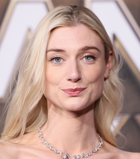 Naakte gelekte OnlyFans-foto van Elizabeth Debicki