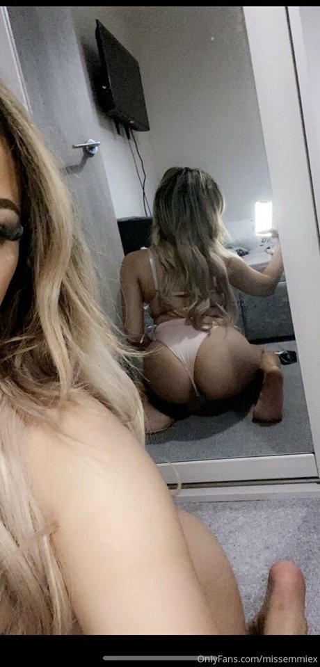 Alasti lekkinud OnlyFans-i pilt Emilyexotics