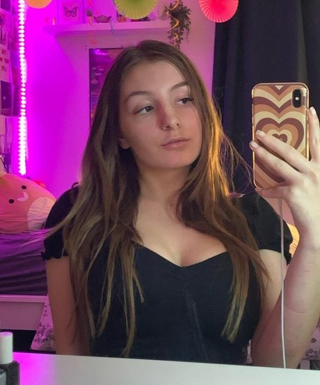 Nahá fotka uniklých OnlyFans od Sarao Sulli