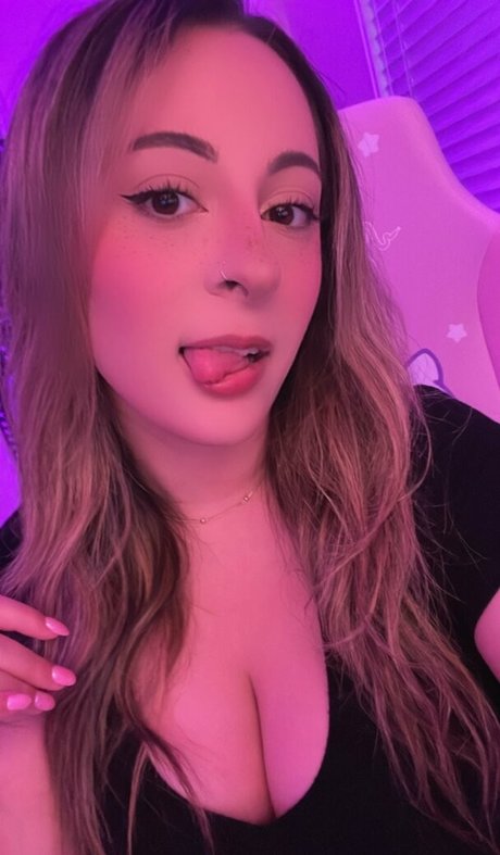 Nahá fotka uniklých OnlyFans od Pinkeeplays