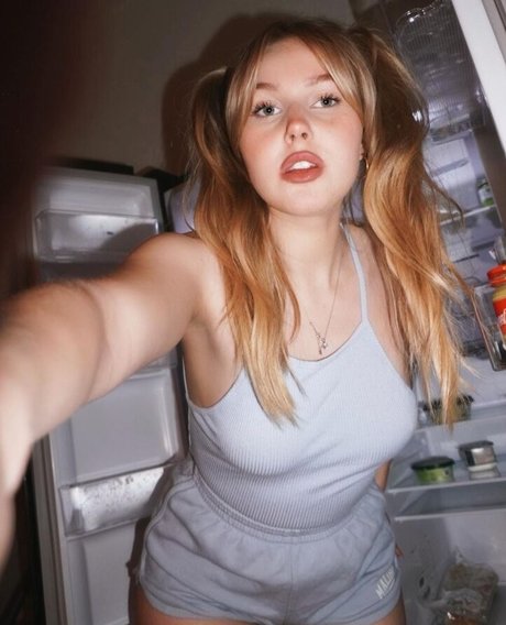 Nahá fotka uniklých OnlyFans od Cirizzzle