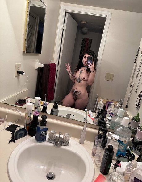 Alasti lekkinud OnlyFans-i pilt Lyssa Lowe