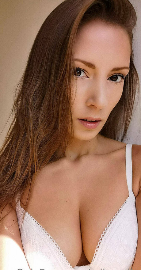 Naken läckt OnlyFans-bild av Milunaig