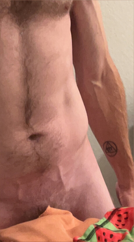 Alasti lekkinud OnlyFans-i pilt Sebastian Gamble