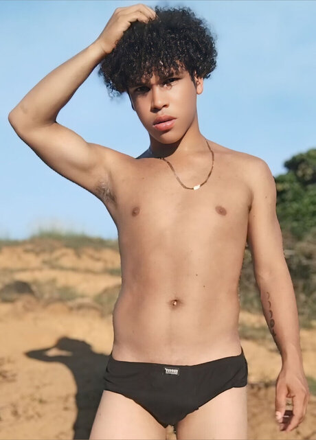 Alaston vuotanut OnlyFans-kuva Luis Jnior