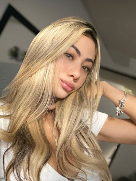 Naakte gelekte OnlyFans-foto van Jennarobbie