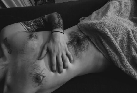 Alaston vuotanut OnlyFans-kuva    