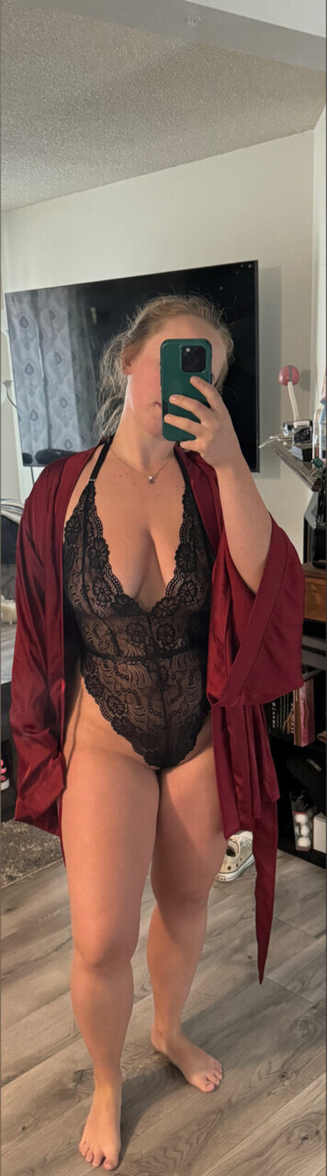 Foto di nudo di fuga di OnlyFans di Curious Minx